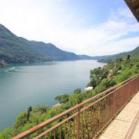 Villa by the lake in Italy, Como, 240 sq.m.