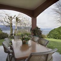 Вилла в горах, у озера в Италии, Тронцано-Лаго-Маджоре, 436 кв.м.