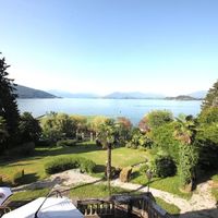 Villa in the mountains, by the lake in Italy, Tronzano Lago Maggiore, 850 sq.m.