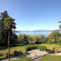 Villa in the mountains, by the lake in Italy, Tronzano Lago Maggiore, 850 sq.m.