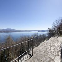 Villa in the mountains, by the lake in Italy, Tronzano Lago Maggiore, 127 sq.m.