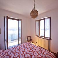 Villa in the mountains, by the lake in Italy, Tronzano Lago Maggiore, 127 sq.m.