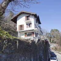 Villa in the mountains, by the lake in Italy, Tronzano Lago Maggiore, 127 sq.m.