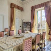 Apartment in the big city in Italy, Rome, 200 sq.m.