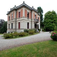 Вилла у озера в Италии, Тронцано-Лаго-Маджоре, 950 кв.м.