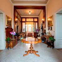 Вилла у озера в Италии, Тронцано-Лаго-Маджоре, 950 кв.м.