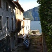 Apartment in Italy, Como, 100 sq.m.