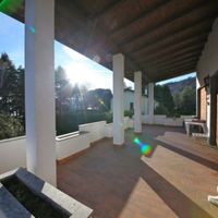 Villa by the lake in Italy, Tronzano Lago Maggiore, 300 sq.m.