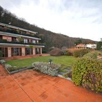 Апартаменты у озера в Италии, Тронцано-Лаго-Маджоре, 120 кв.м.