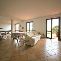 Апартаменты у озера в Италии, Тронцано-Лаго-Маджоре, 120 кв.м.