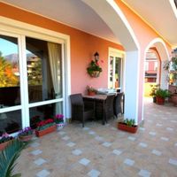 Апартаменты у озера в Италии, Тронцано-Лаго-Маджоре, 140 кв.м.