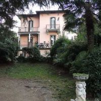 Villa by the lake in Italy, Como, 380 sq.m.