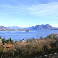 Апартаменты у озера в Италии, Тронцано-Лаго-Маджоре, 80 кв.м.