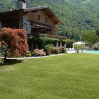 Villa in the village, by the lake in Italy, Como, 650 sq.m.