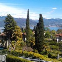 Villa by the lake in Italy, Tronzano Lago Maggiore, 400 sq.m.