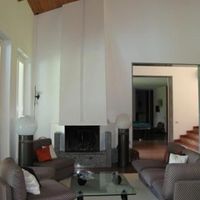 Вилла у озера в Италии, Тронцано-Лаго-Маджоре, 900 кв.м.