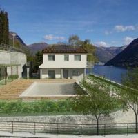 Villa by the lake in Italy, Como, 200 sq.m.