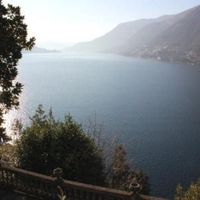 Вилла у озера в Италии, Комо, 300 кв.м.
