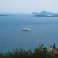 Вилла у озера в Италии, Гарда, 700 кв.м.