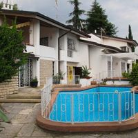 Вилла у озера в Италии, Гарда, 700 кв.м.