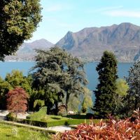 Villa by the lake in Italy, Tronzano Lago Maggiore, 210 sq.m.