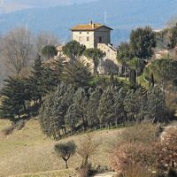 Элитная недвижимость в деревне, у озера в Италии, Перуджа, 519 кв.м.