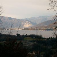 Villa by the lake in Italy, Tronzano Lago Maggiore, 500 sq.m.