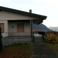 Villa by the lake in Italy, Tronzano Lago Maggiore, 500 sq.m.