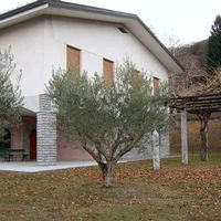 Villa by the lake in Italy, Tronzano Lago Maggiore, 500 sq.m.