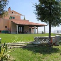 Villa in the village in Italy, Grosseto, 600 sq.m.