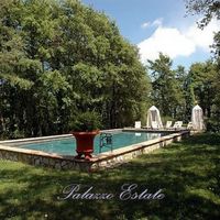 Villa in the village in Italy, Siena, 558 sq.m.