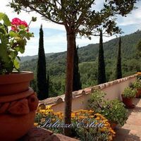 Villa in the village in Italy, Siena, 558 sq.m.