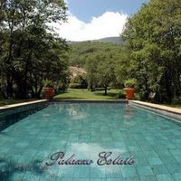 Villa in the village in Italy, Siena, 558 sq.m.