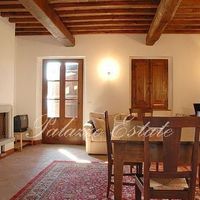 Apartment in the village in Italy, Arezzo, 115 sq.m.