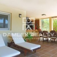 Villa in Spain, Catalunya, Barcelona, 629 sq.m.