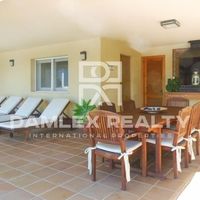 Villa in Spain, Catalunya, Barcelona, 629 sq.m.