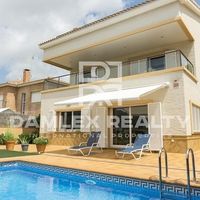 Villa in Spain, Catalunya, Barcelona, 417 sq.m.