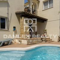 Дом в Испании, Каталония, Жирона, 317 кв.м.