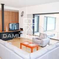 Villa in Spain, Catalunya, Barcelona, 323 sq.m.