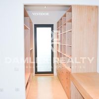 Villa in Spain, Catalunya, Barcelona, 323 sq.m.