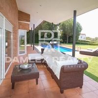 Дом в Испании, Каталония, Жирона, 385 кв.м.