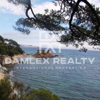 Дом в Испании, Каталония, Жирона, 1000 кв.м.