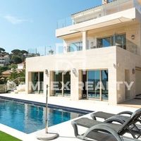 Дом в Испании, Каталония, Жирона, 550 кв.м.