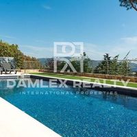 Дом в Испании, Каталония, Жирона, 550 кв.м.