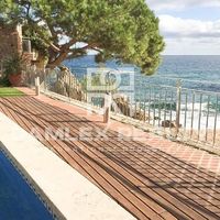 Penthouse in Spain, Catalunya, Girona, 150 sq.m.