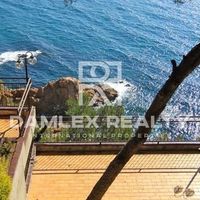 Villa in Spain, Catalunya, Girona, 500 sq.m.