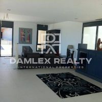 Villa in Spain, Catalunya, Girona, 485 sq.m.