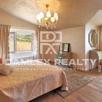 Villa in Spain, Catalunya, Girona, 340 sq.m.