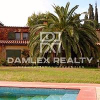 Дом в Испании, Каталония, Жирона, 400 кв.м.