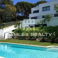 Вилла в Испании, Каталония, Жирона, 390 кв.м.